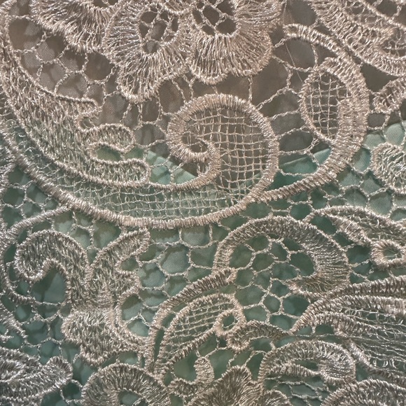 Dress - Picture 3 of 4